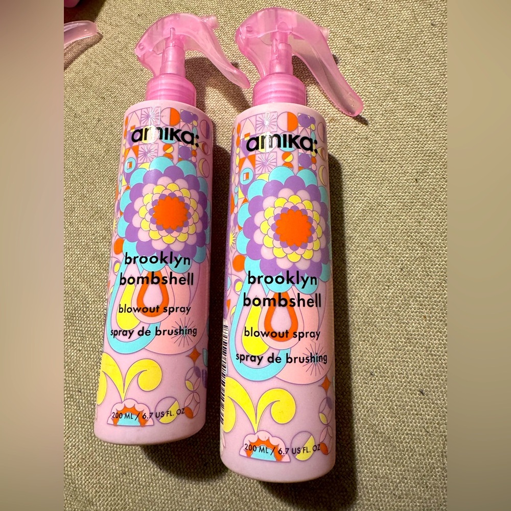 Amika Brooklyn Bombshell New !